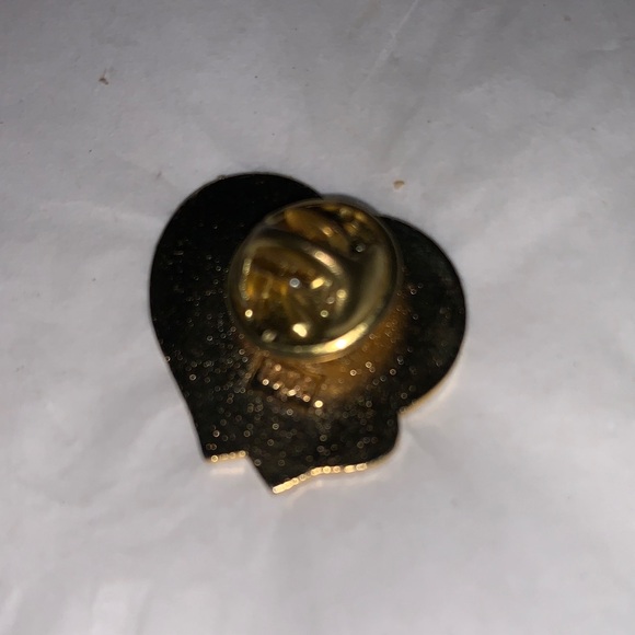 Red Tops Heart Enamel Pin - Picture 7 of 7
